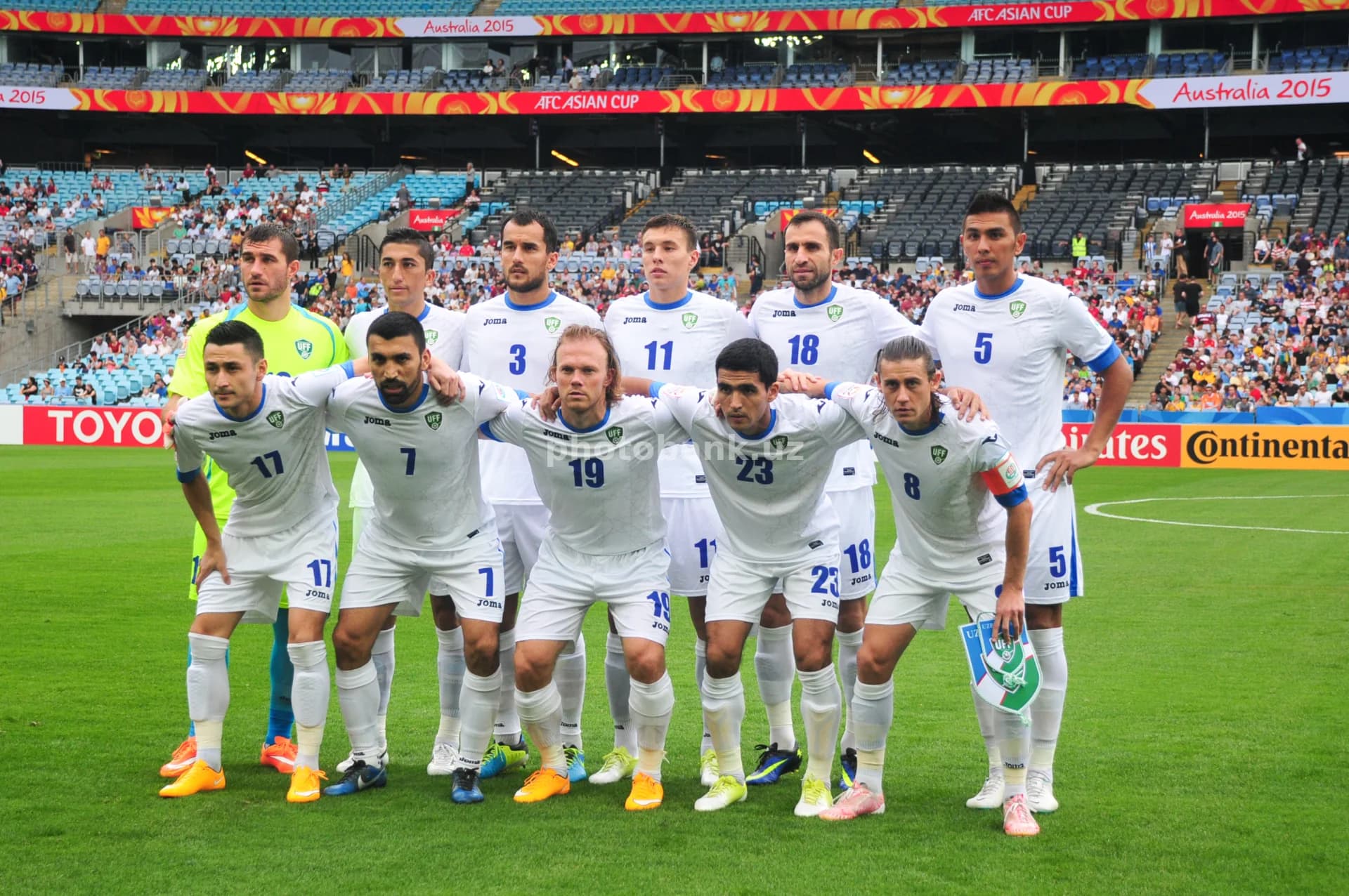 Oʻzbekiston futbol terma jamoasi suratga tushmoqda