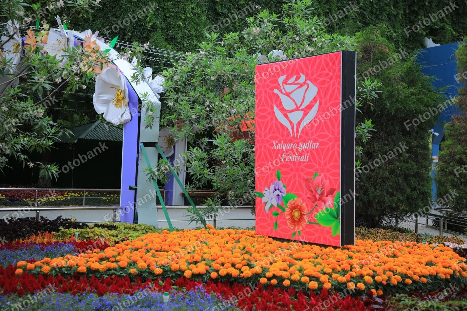 Mehmonlar xalqaro gul festivalida ishtirok etishmoqda