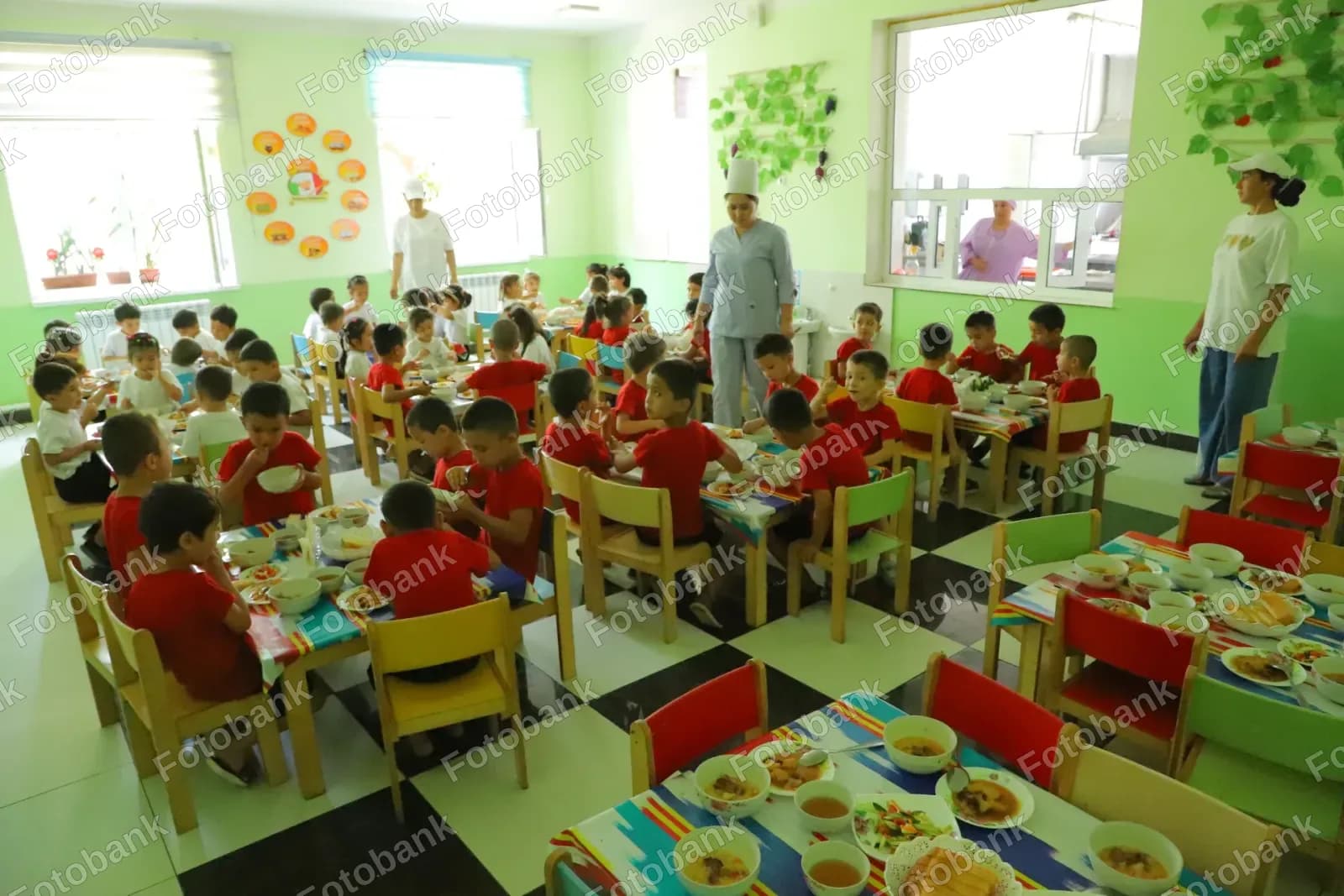 Children eating lunch in kindergarten