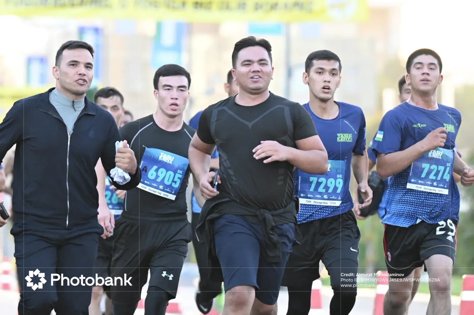 People running in a sports event