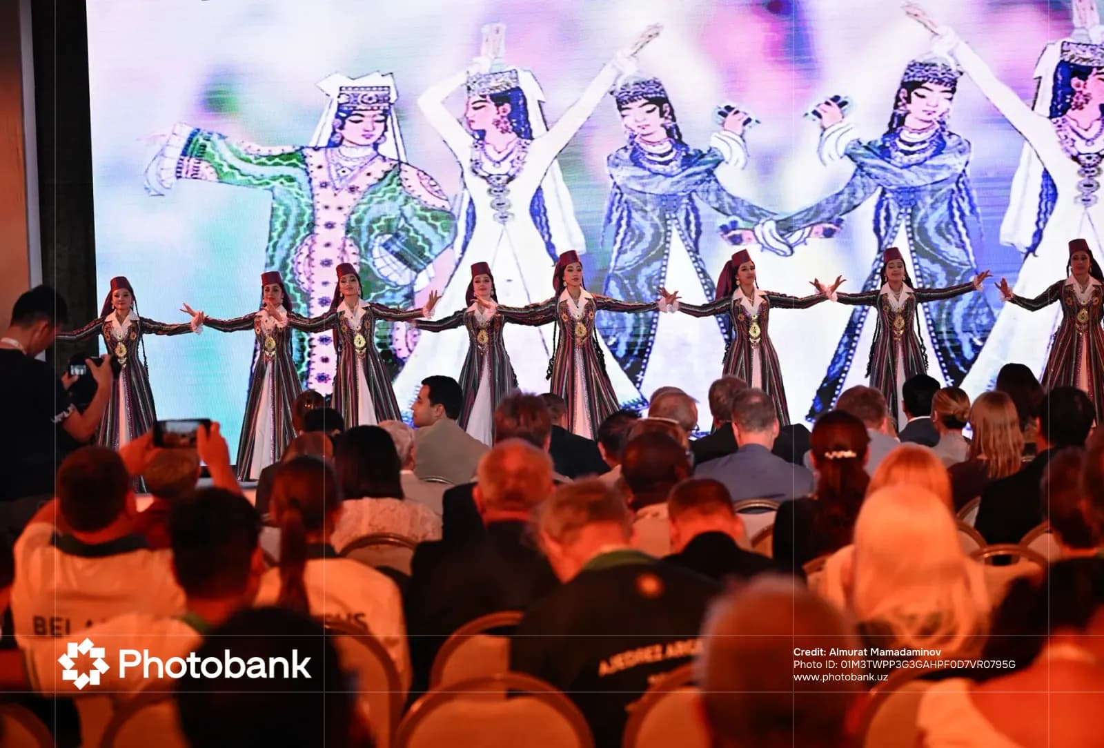 Xayr, Samarqand! Assalom, Abu Dabi!
