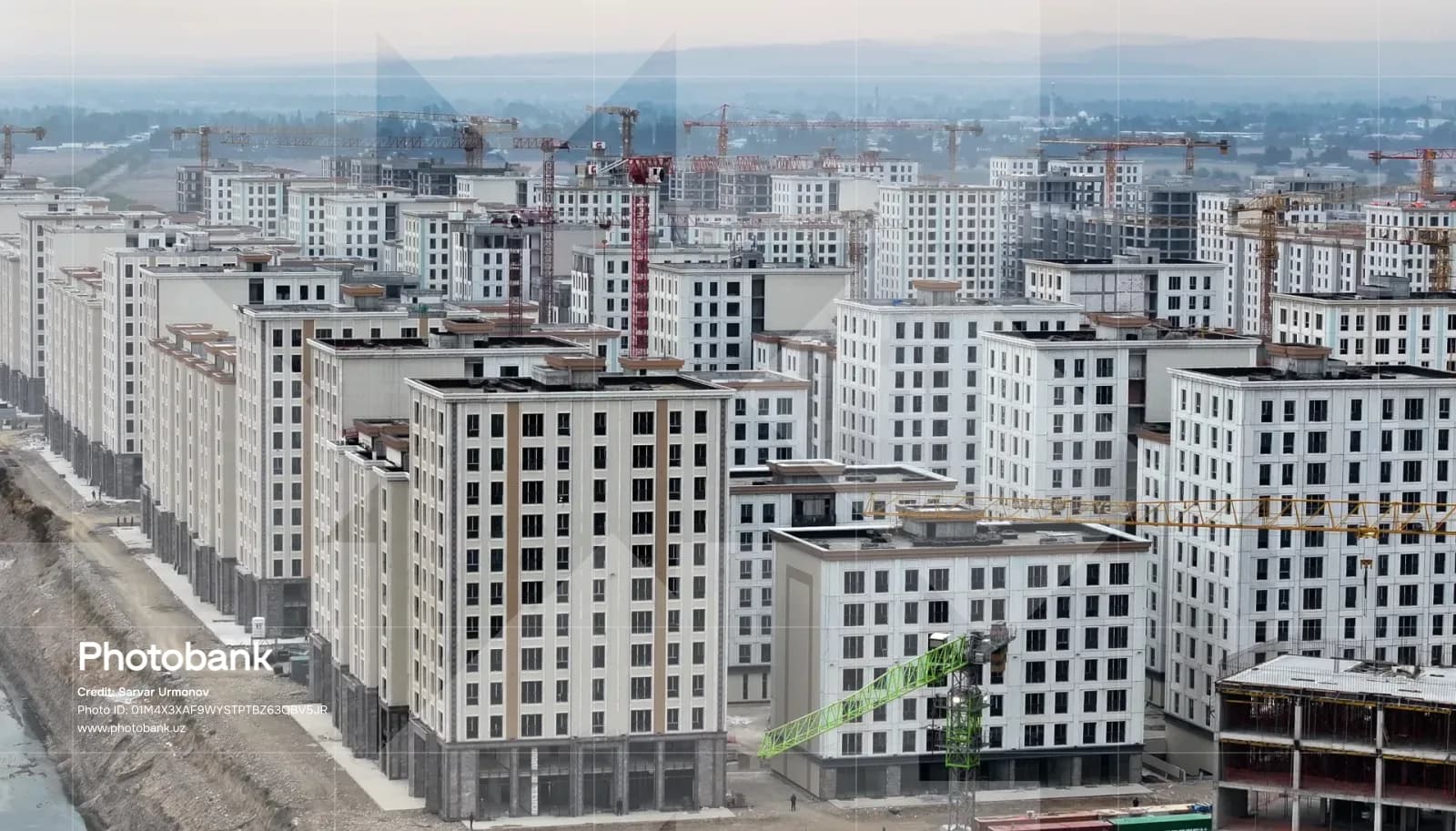Construction of high-rise apartment complexes