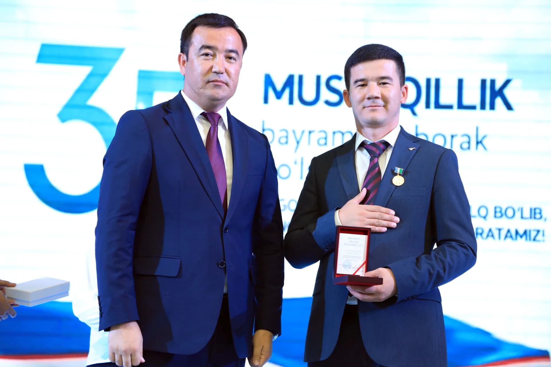 Madaniyat xodimlariga “O‘zbekiston Respublikasi mustaqilligining 35 yilligi” esdalik nishoni topshirildi