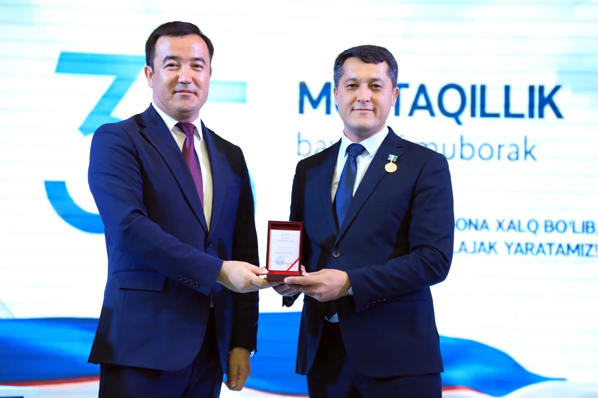 Madaniyat xodimlariga “O‘zbekiston Respublikasi mustaqilligining 35 yilligi” esdalik nishoni topshirildi