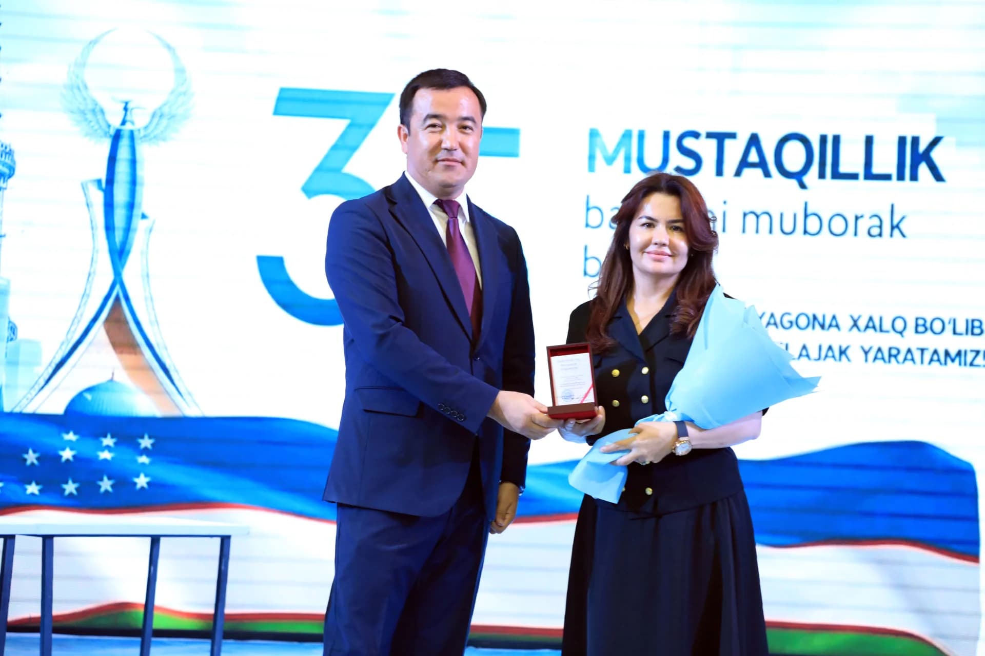Madaniyat xodimlariga “O‘zbekiston Respublikasi mustaqilligining 35 yilligi” esdalik nishoni topshirildi