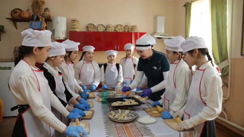 Students learning traditional pastry making