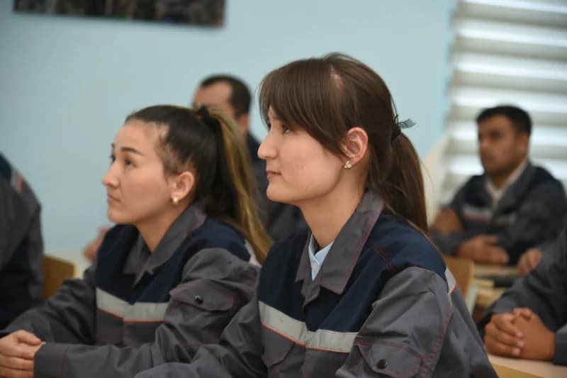 Работники, посещающие учебные занятия в помещениях